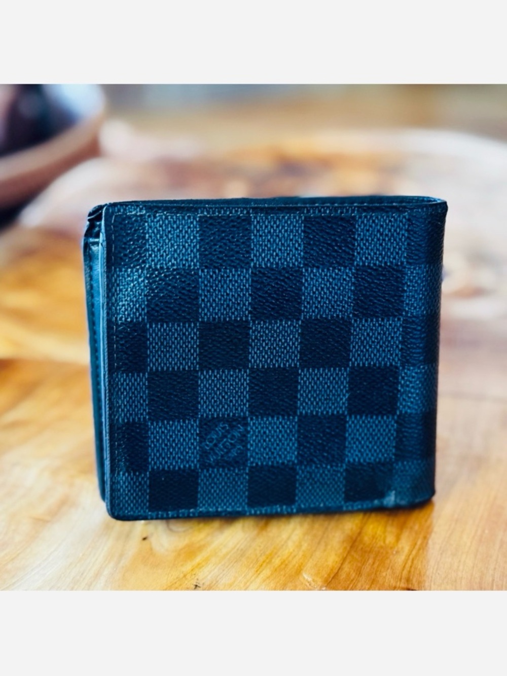 Louis Vuitton blue
Damier Graphite Pattern Coated
Canvas Bifold - Picture 2 of 12